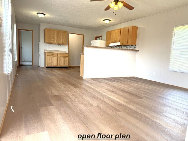 Building Photo - 3337 Clear Springs Way