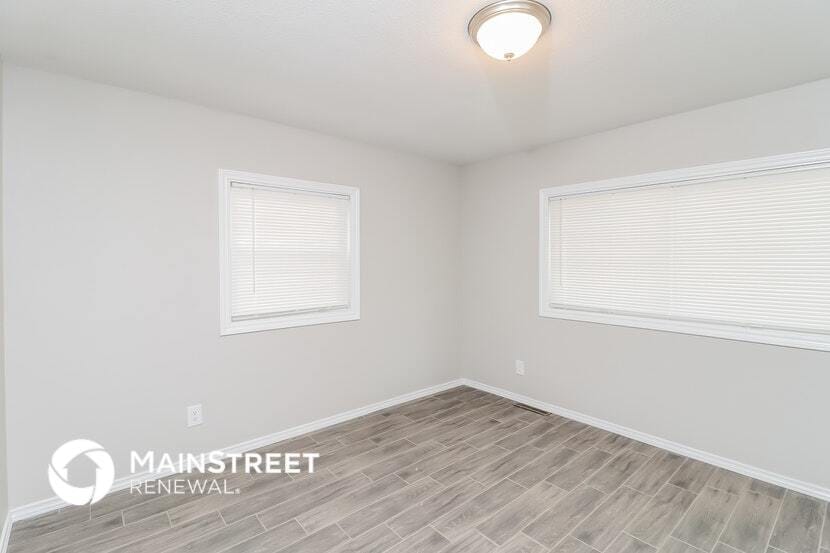 Building Photo - 161 E Shore Dr