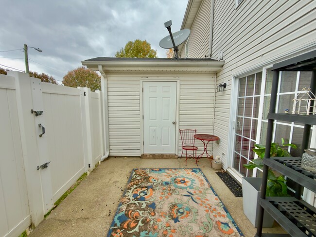 Building Photo - 1307 Amsterdam Ct