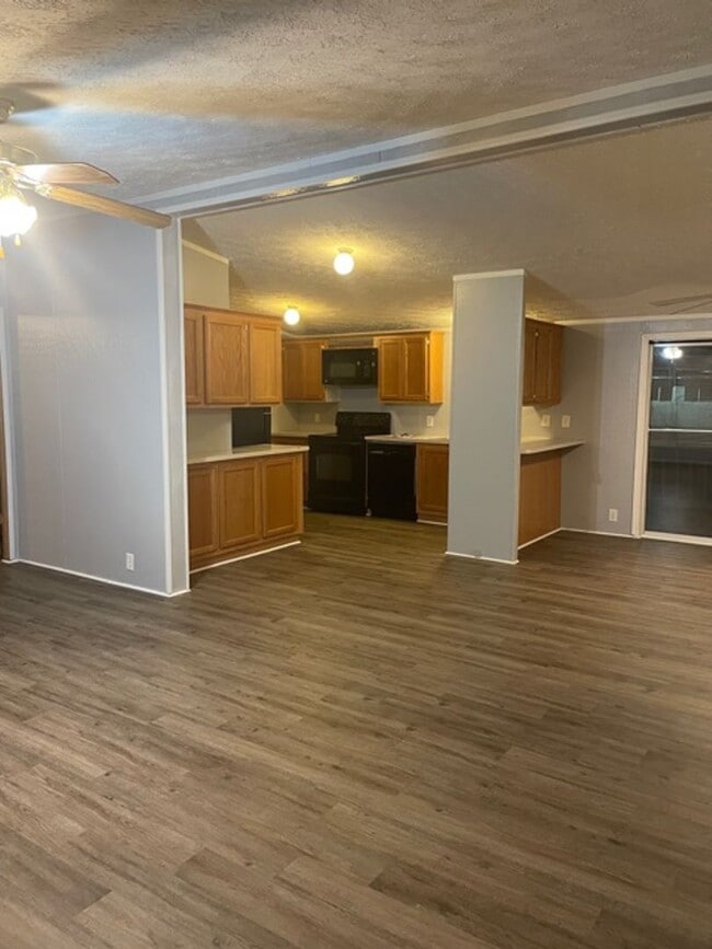 Building Photo - 1298 Crume Rd