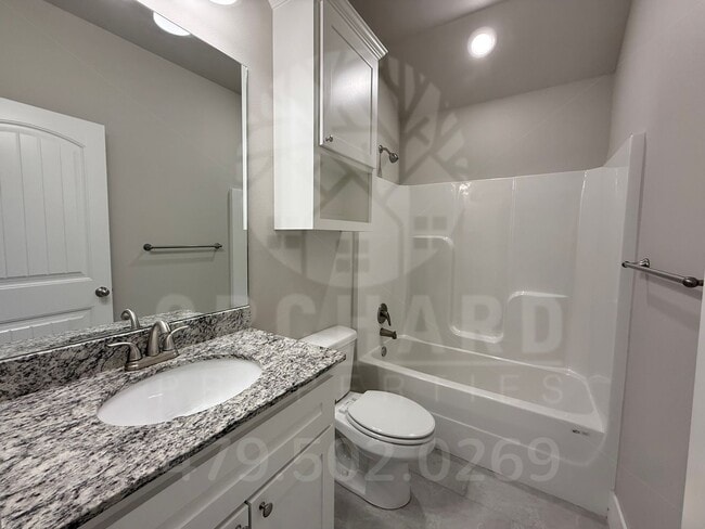 Building Photo - Single-Family Home- Desirable Cedarwood Plan
