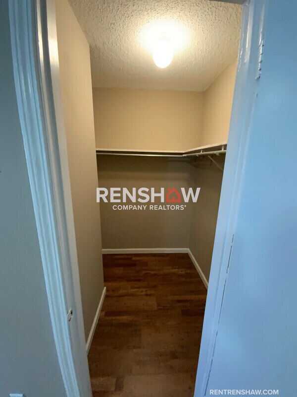 Building Photo - 632 Lee St