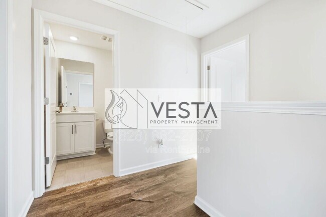 Building Photo - 30 Benedict Ln