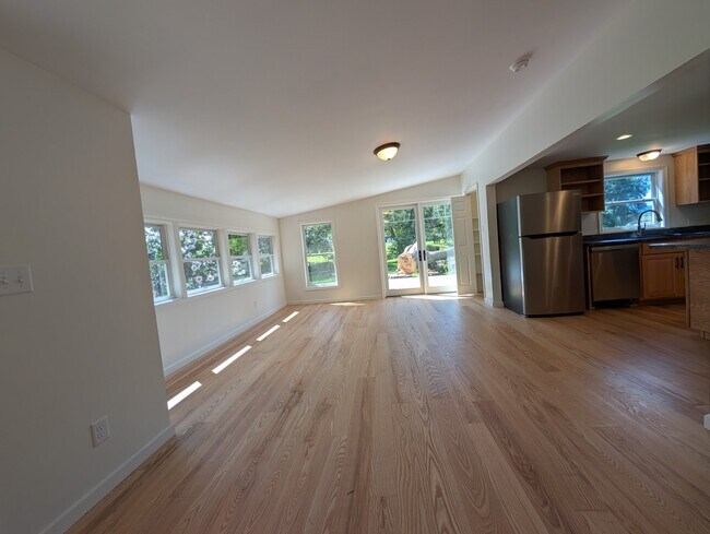 Building Photo - 6836 Maple Brook Ln