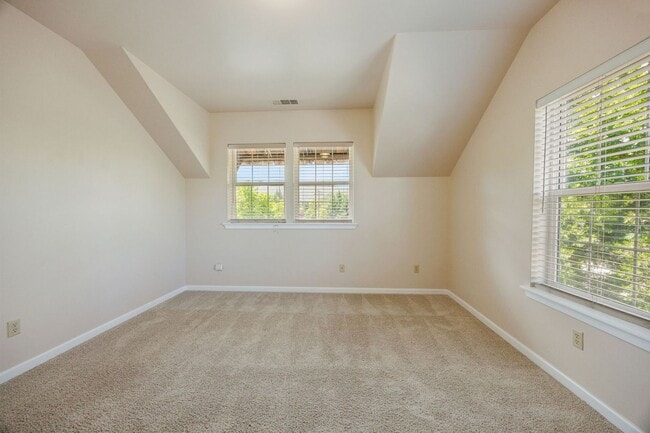 Building Photo - Peaceful 2-bedroom 1-bath Cottage with Deck, Privacy, and Scenic Views! $200 Utility fee pays for...