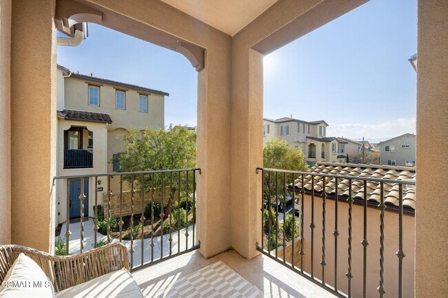 Building Photo - 425 Stratus Ln