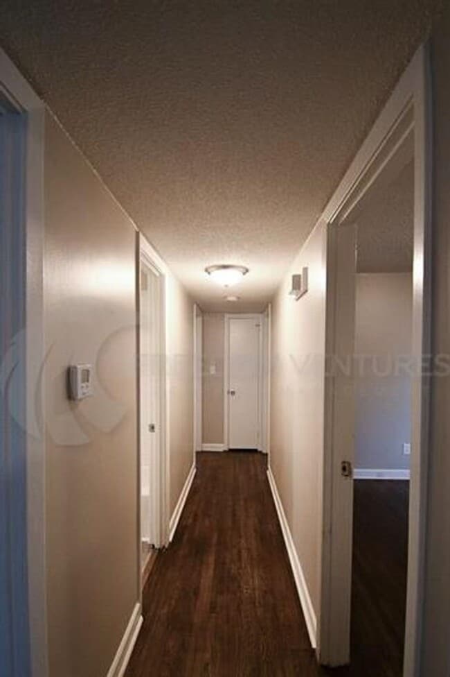 Building Photo - Charming 3BR/2BA Brick Home with Fenced Yard