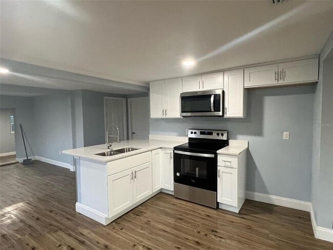 Building Photo - 614 Paw Paw St