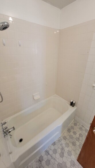 Bathroom - 4208 Greenhaven Ln