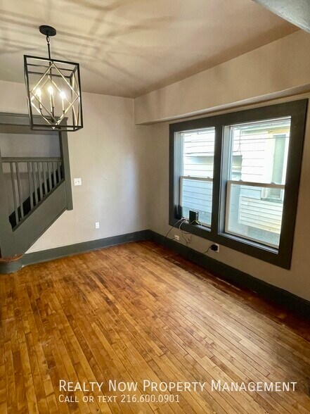 Building Photo - 2043 W 101st St