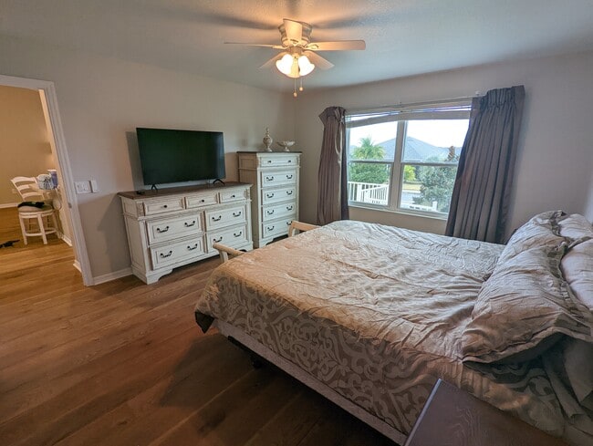 Masterbed - 3156 Brine Way