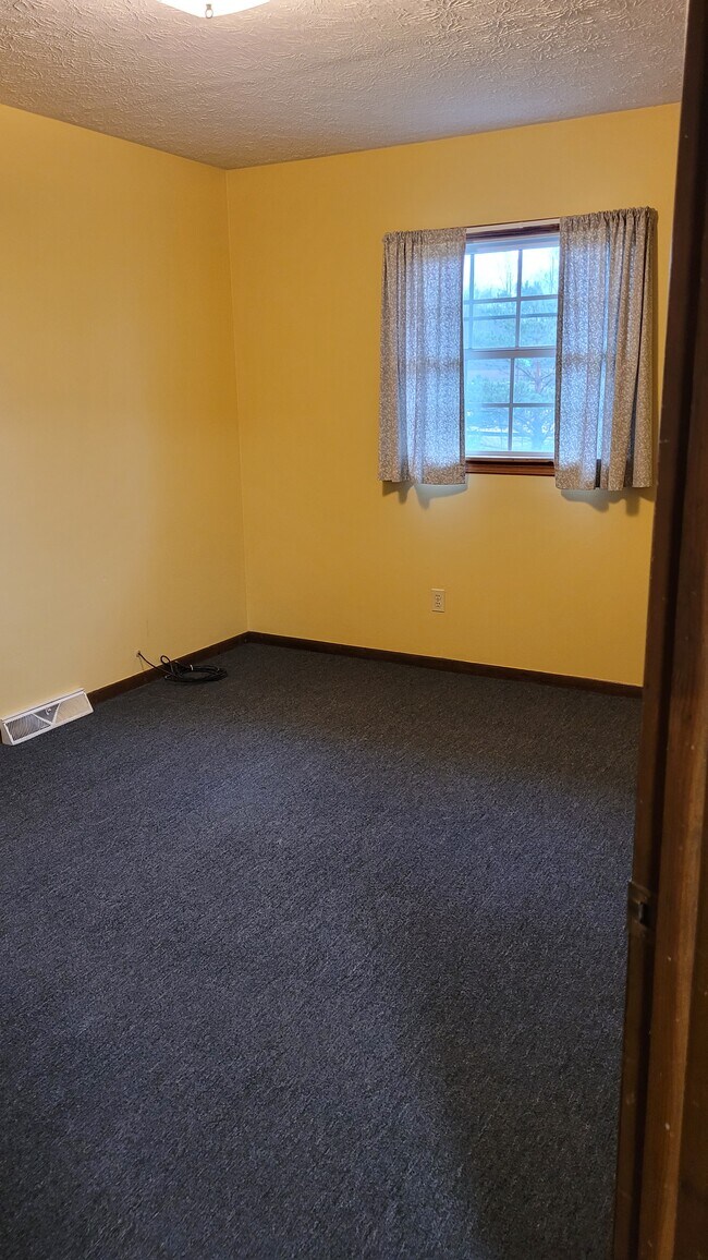 Back Bedroom - 1171 N Carpenter Rd