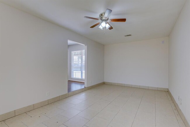 Building Photo - 4123 Dacca Dr