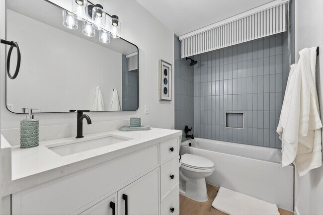 Building Photo - 800 Tropic Isle Dr