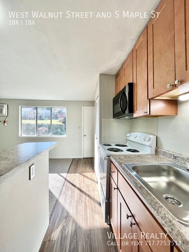 Building Photo - 86 W Walnut St