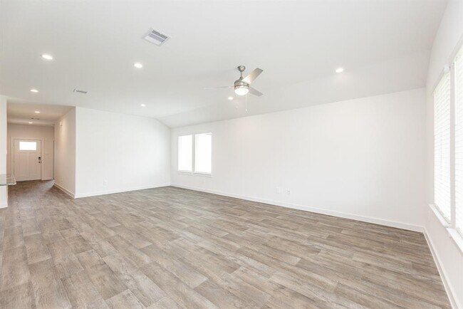 Building Photo - 1711 Portorosso Dr