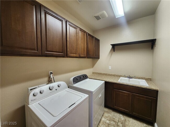 Building Photo - 7426 Matilda St