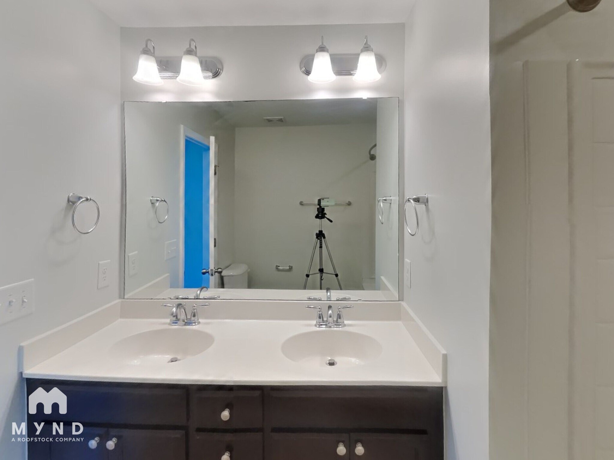 Building Photo - 182 Red Admiral Ct