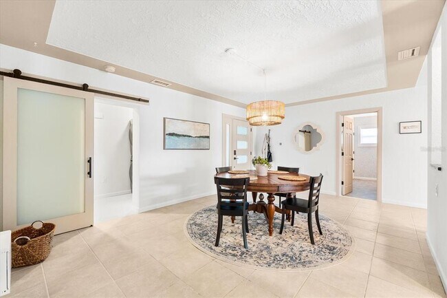 Building Photo - 8848 Sunlit Cove Dr NE