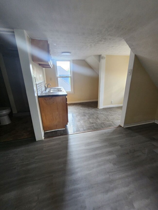 Building Photo - 126th,E.2681