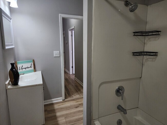 Building Photo - Downtown Wilmington Home, 3 Bedrooms | 1 Bathroom, $1,750/month | Move-in Ready