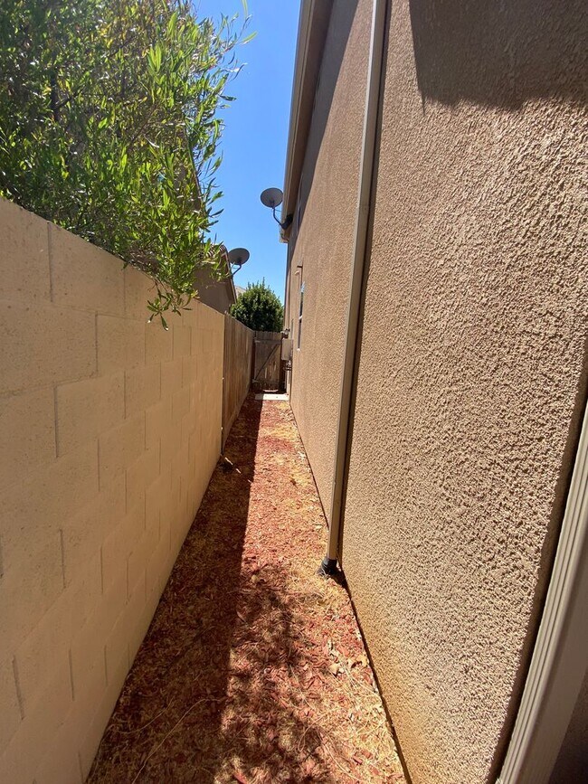 Building Photo - 3461 Alcove Way