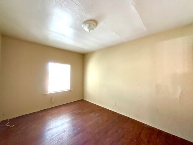 Building Photo - Available NOW! Prime Location 3-Bedroom, 2-Bath Home In Converse!!