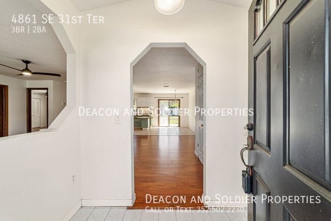 Building Photo - 4861 SE 31st Terrace