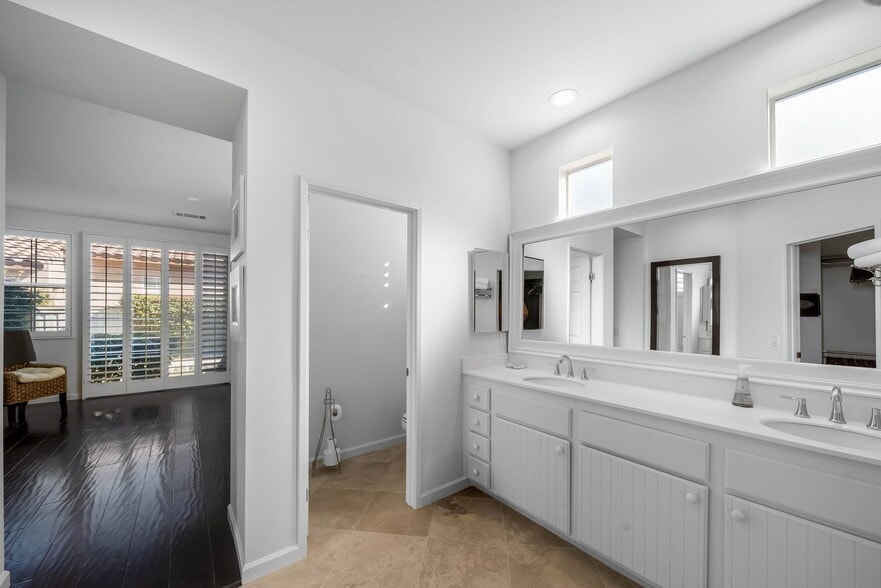 Building Photo - 47870 Sumac St