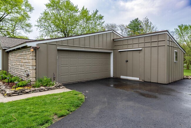 Building Photo - 4200 Dublin Rd