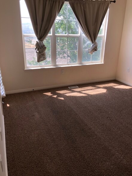 Building Photo - 14794 S Granite Ridge Ln