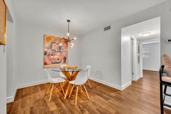 Building Photo - Lakefront Community