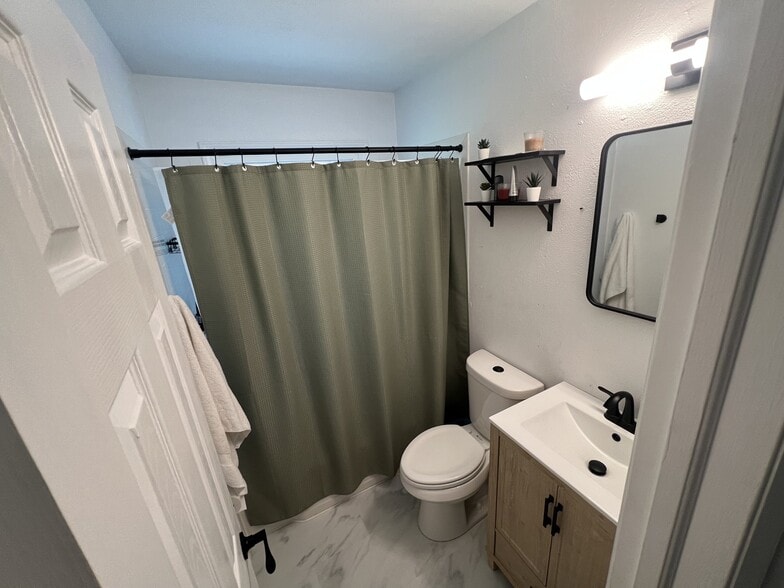 Building Photo - 117 Marine Dr