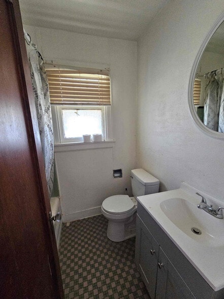 Building Photo - 511 West Elizabeth Street