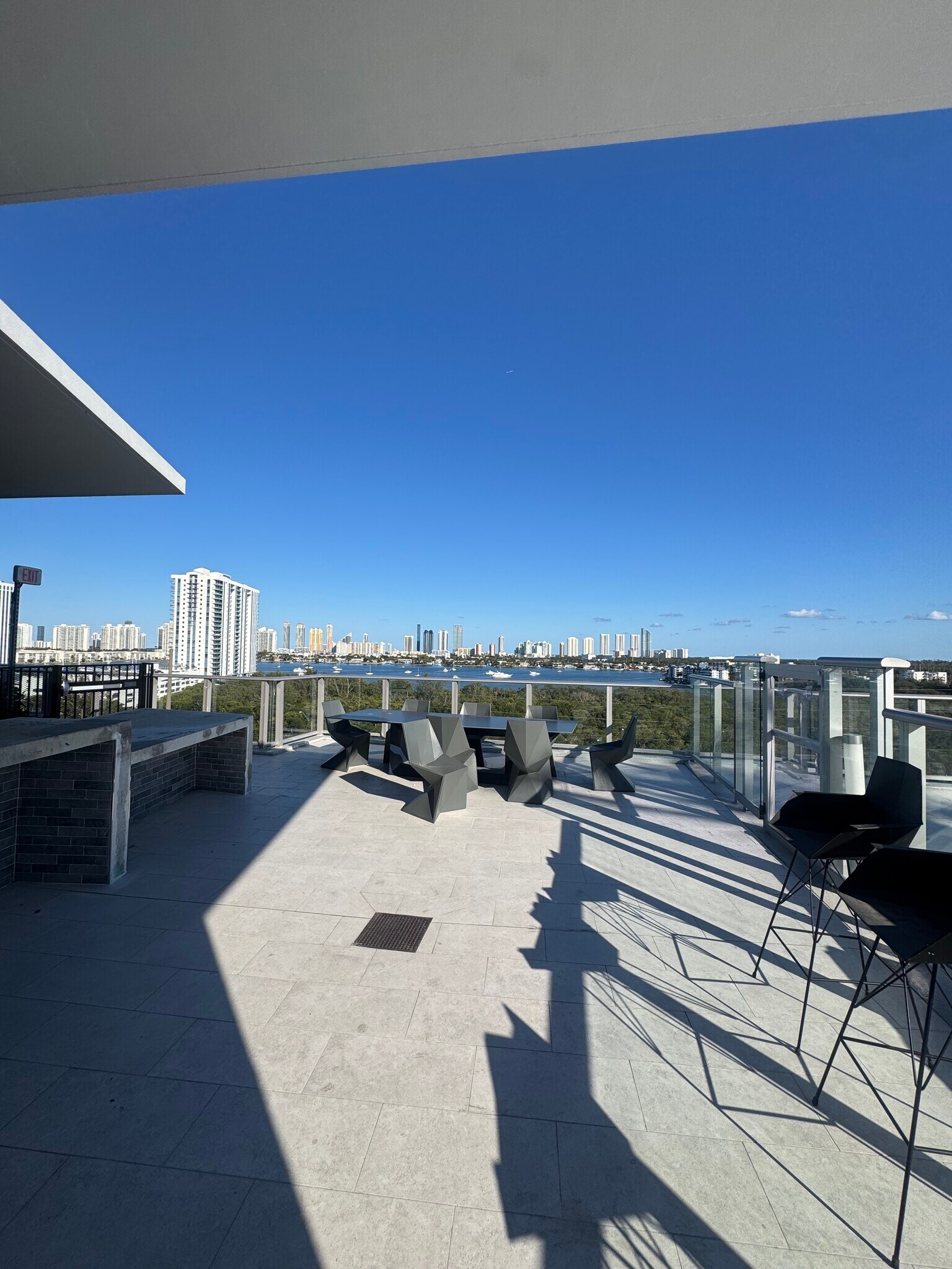 Building Photo - 16051 W Dixie Hwy