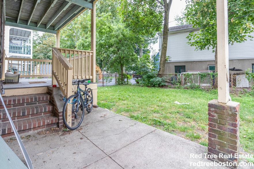 Building Photo - 15 Romsey St