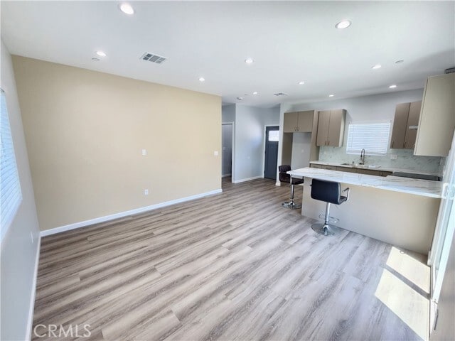 Building Photo - 15520 Tupper St
