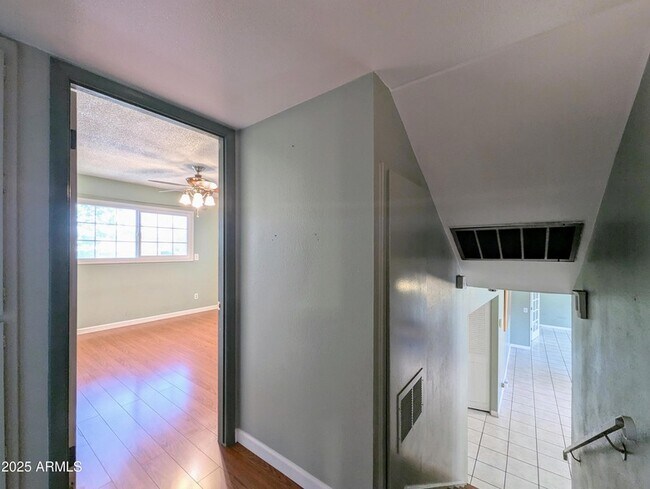 Building Photo - 4019 W San Miguel Ave