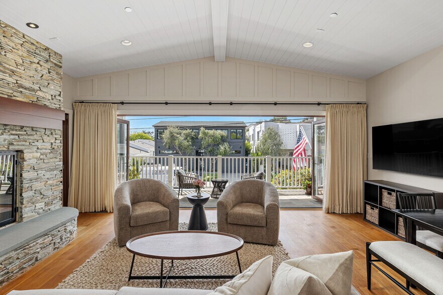 Building Photo - 521 24th Pl