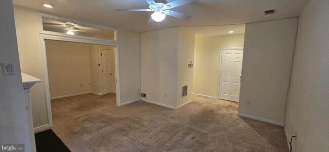 Building Photo - 10555 James Wren Way