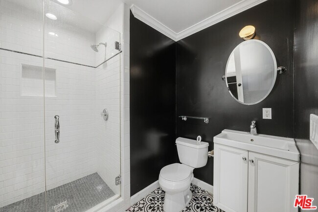 Building Photo - 4316 N Clybourn Ave