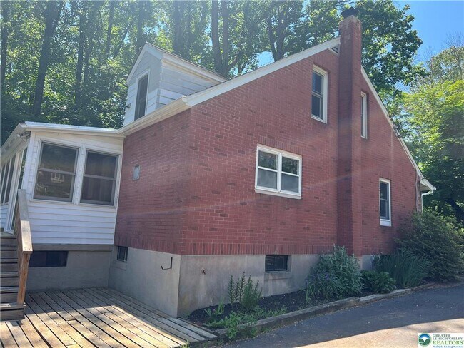 Building Photo - 81 Dickert Rd
