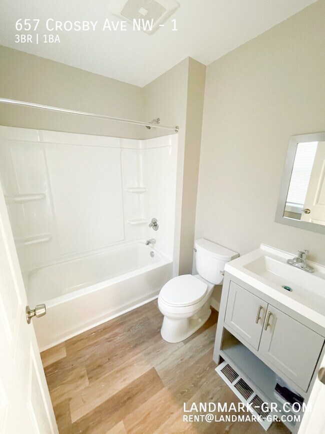 Building Photo - 657 Crosby St NW