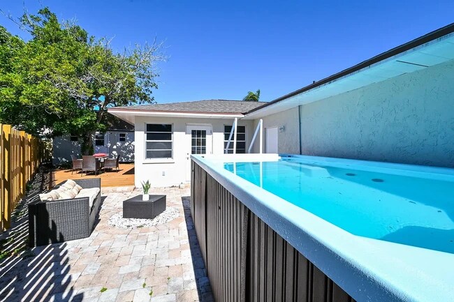 Building Photo - 210 40th Street Ct NW