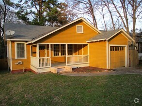 Building Photo - CUTE COTTAGE!!