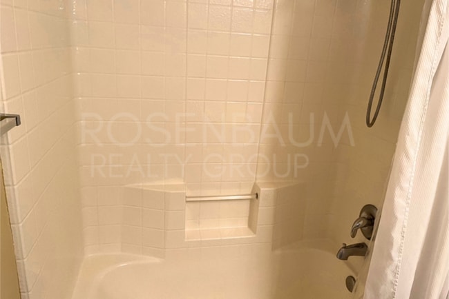 Building Photo - Beautiful 3-bedrooms, 2-baths home nestled...