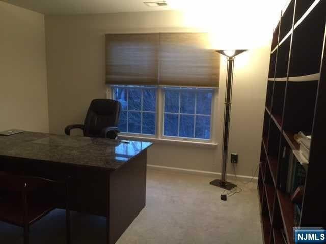 Building Photo - 43 Thistle Dr