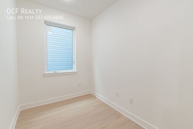 Building Photo - Three Bed Brewerytown  Apartment