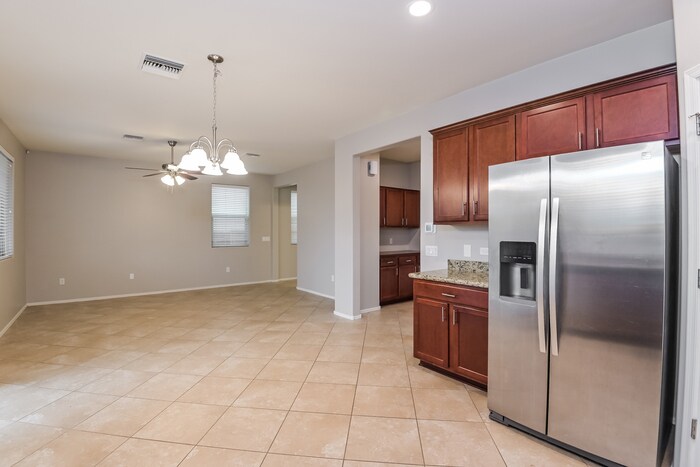 Building Photo - 758 W Calle Capotasto