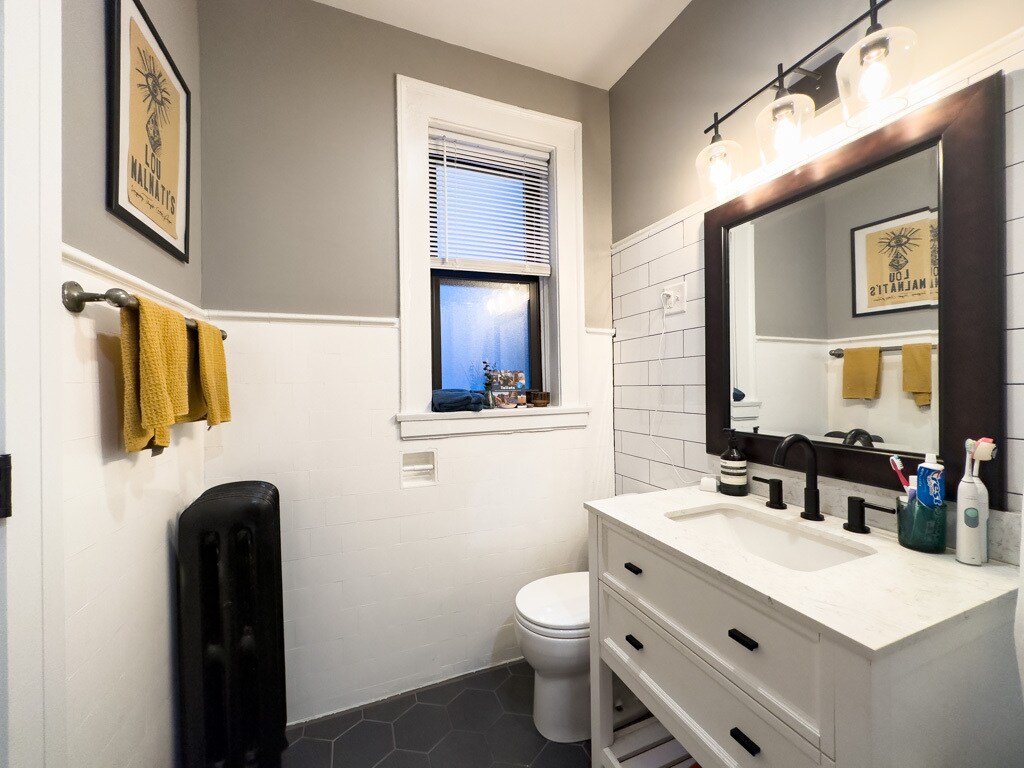 Building Photo - 441 W Melrose St